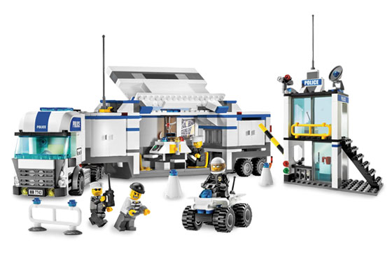 LEGO 7743 City Police Command Center